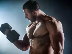 Ašvaganda za mišićnu masu: Definitivni vodič za prirodno povećanje snage i testosterona